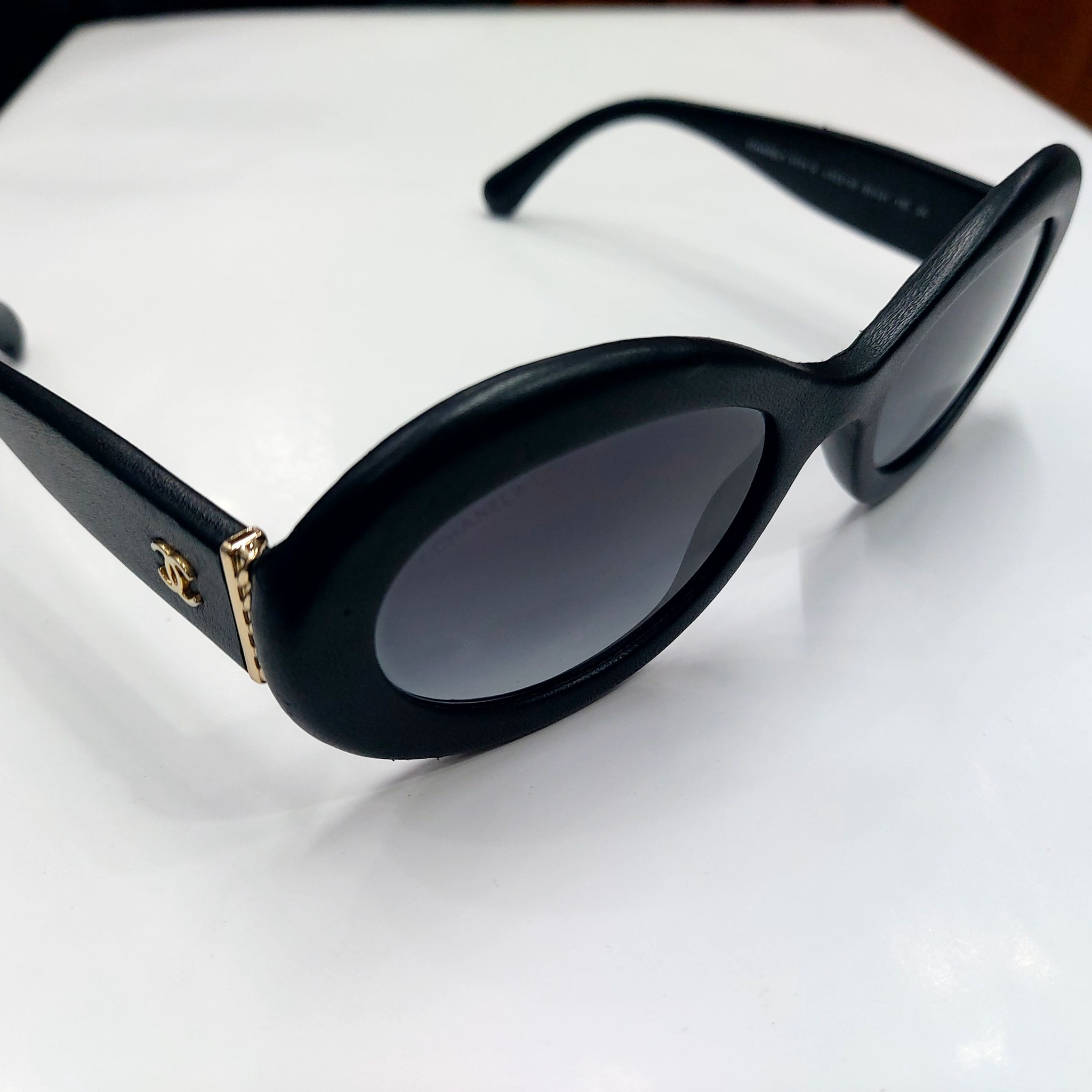 Phục hồi bản lề kính Chanel 5404-Q
