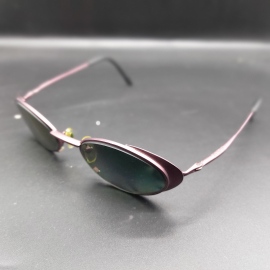 Kaleido metal frame glasses.